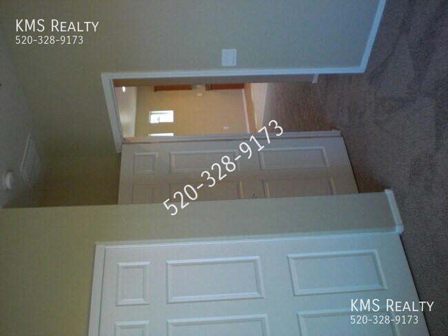 Building Photo - 14013 E Voss St