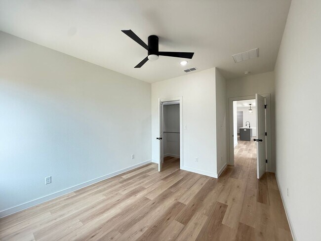 Building Photo - Spectacular Town-Home in West Lubbock!