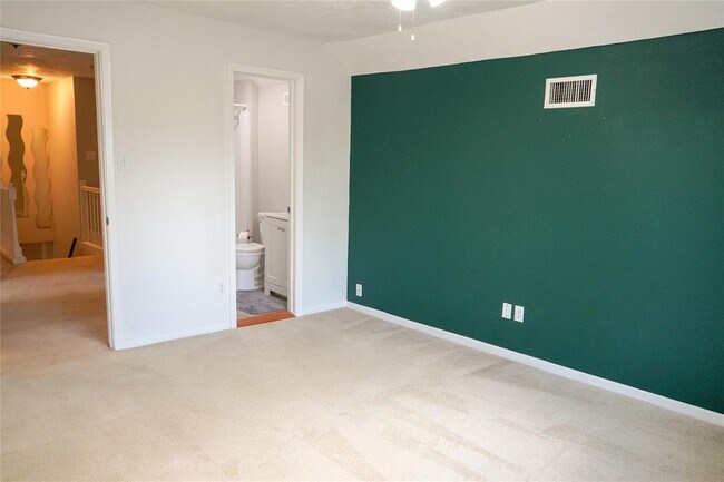 Building Photo - 221 Normal Park Dr