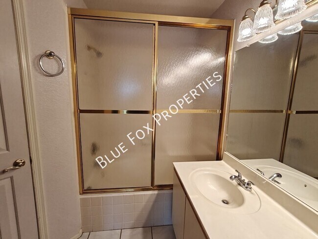 Building Photo - 131 E Horizon Cir