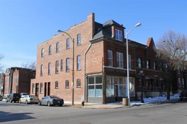 Building Photo - 2900D Cherokee St.
