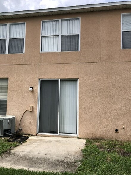 Building Photo - 650 Captiva Cir