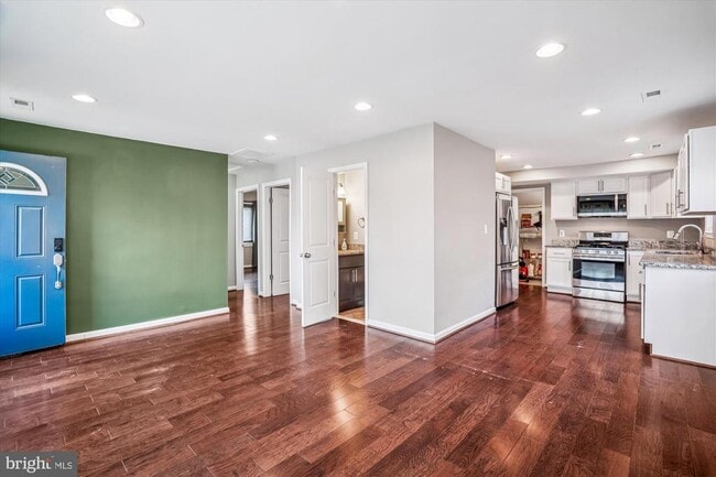 Building Photo - 3720 Harmon Ave