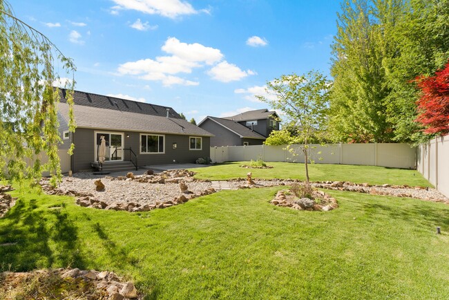 Building Photo - 1790 N Winchester St