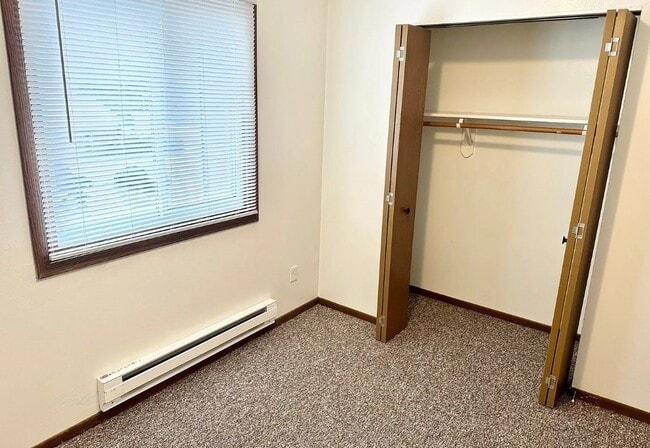 Building Photo - 902-905 N 14th St