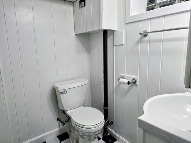 Building Photo - 3803 N Pacific Ave