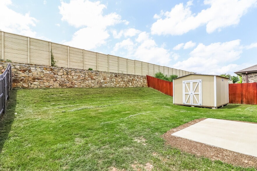 Building Photo - 3136 Middleview Rd