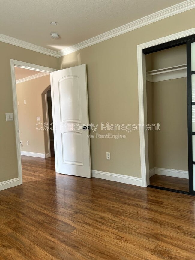 Building Photo - 1445 1/2 South Sunol Drive