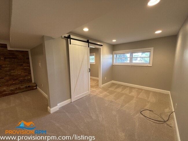 Building Photo - 625 Edwards Rd