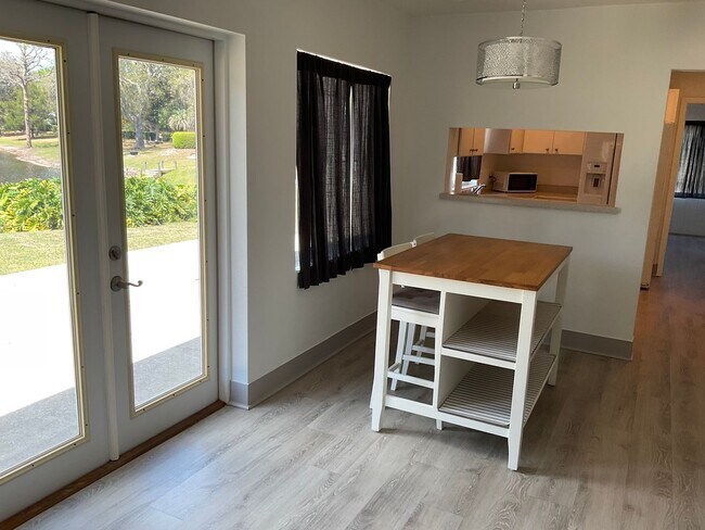 Building Photo - Lake view is quiet