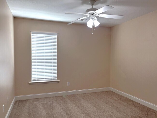 Building Photo - 3012 Brockham Ct