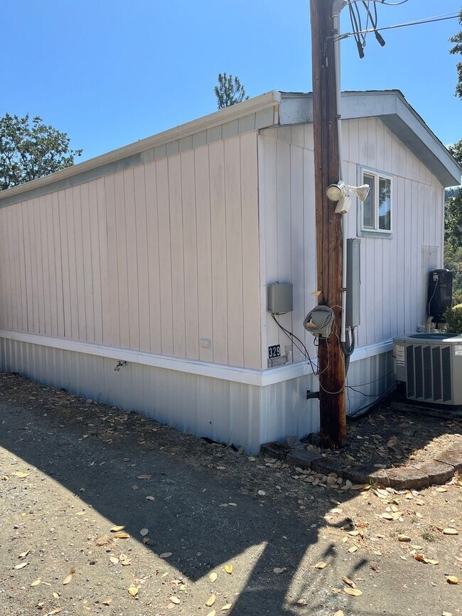 Building Photo - 1267 Yokum Rd