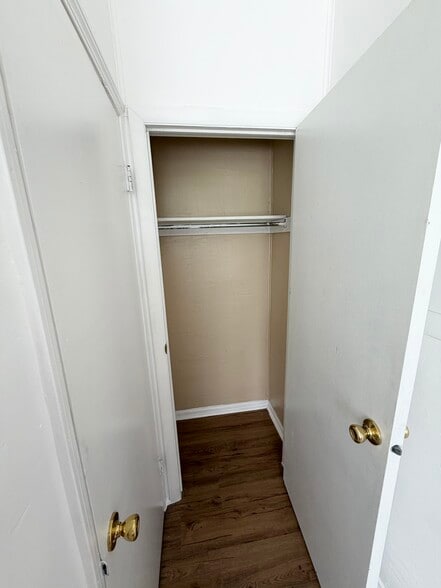 Building Photo - 251 E Broadway