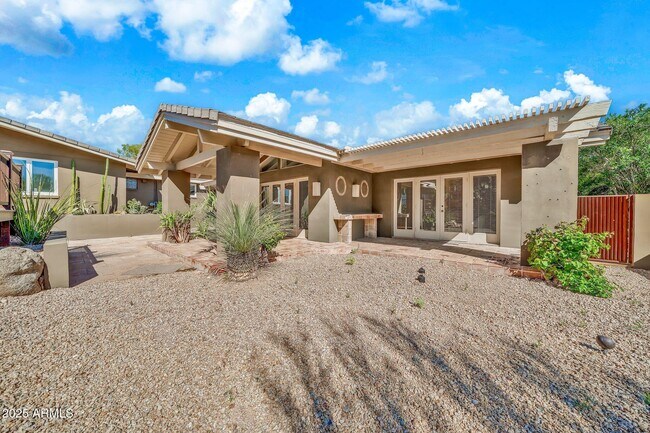 Building Photo - 4531 E Quartz Mountain Rd