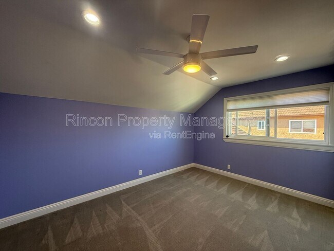 Building Photo - 911 Rawhide Pl