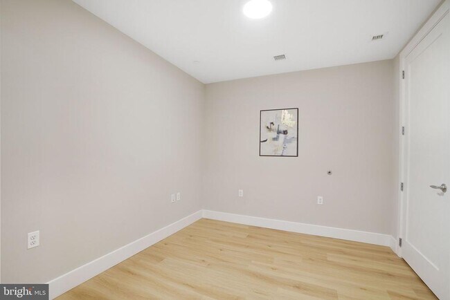 Building Photo - 801 N Fairfax St