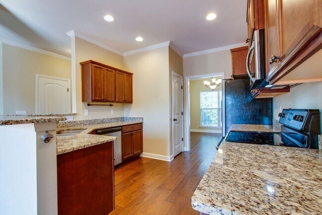 Building Photo - Fantastic brick home located just minutes ...
