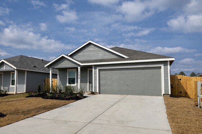 Building Photo - 15679 Plum Brk Dr