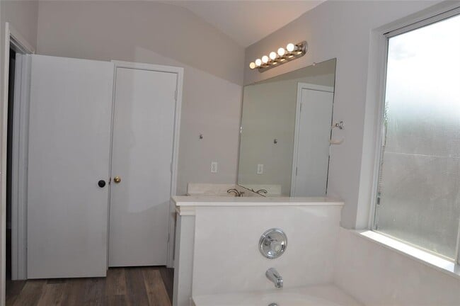 Building Photo - 272 Spillway Dr