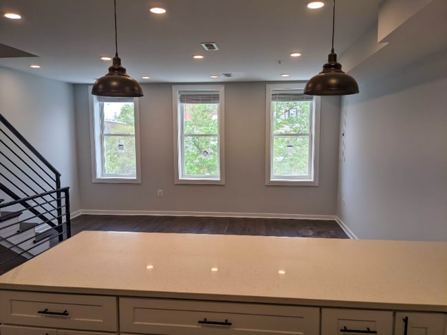 Building Photo - 1932 4th St NE