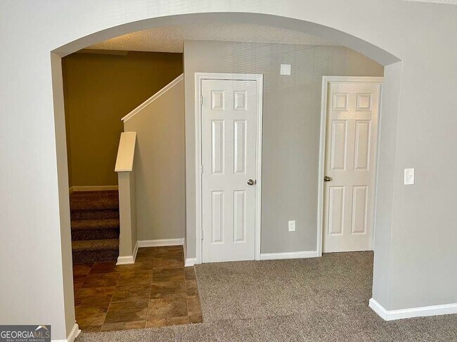 Building Photo - 7104 Merrywood Dr