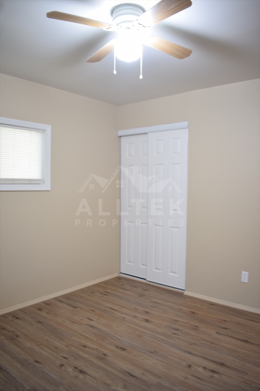 Building Photo - 489 Southward Dr