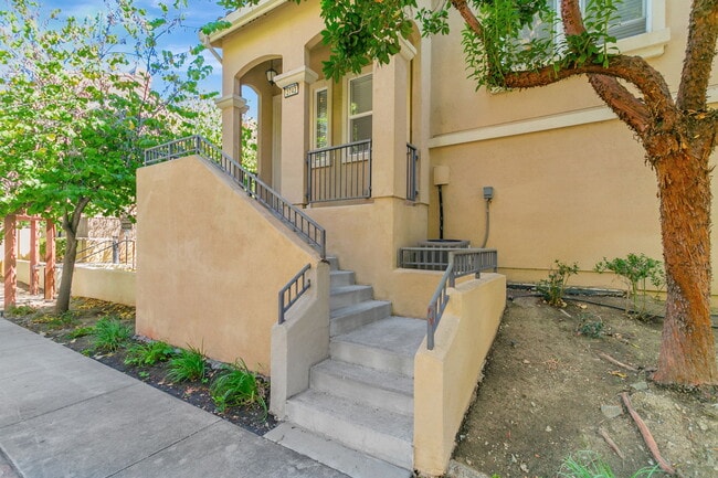 Building Photo - 2743 Corde Terra Cir