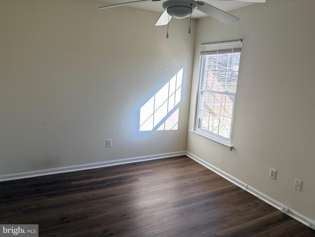 Building Photo - 1905 Bennett Pl