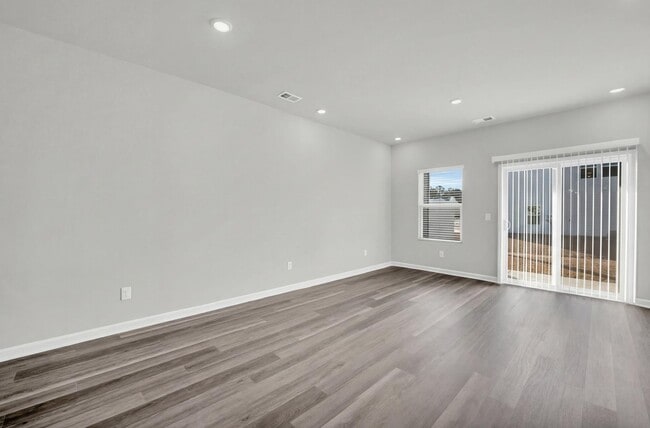 Building Photo - 246 Arnette Dr