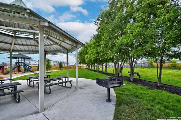Building Photo - 765 Greenway Trl