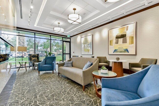 Building Photo - 6 Whittier Pl