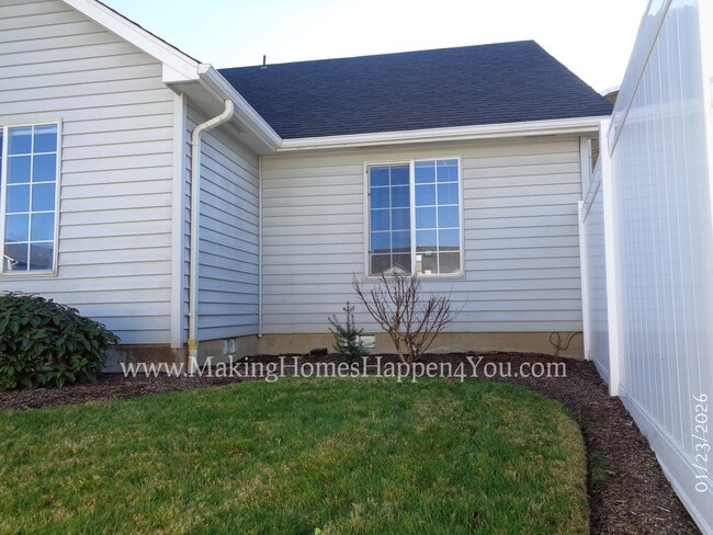 Building Photo - 7475 Parkplace Dr NE