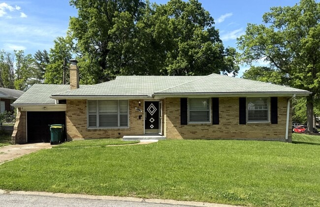 Primary Photo - Bellfontaine Neighbors Home for Rent
