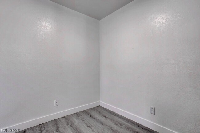 Building Photo - 921 Snug Harbor St