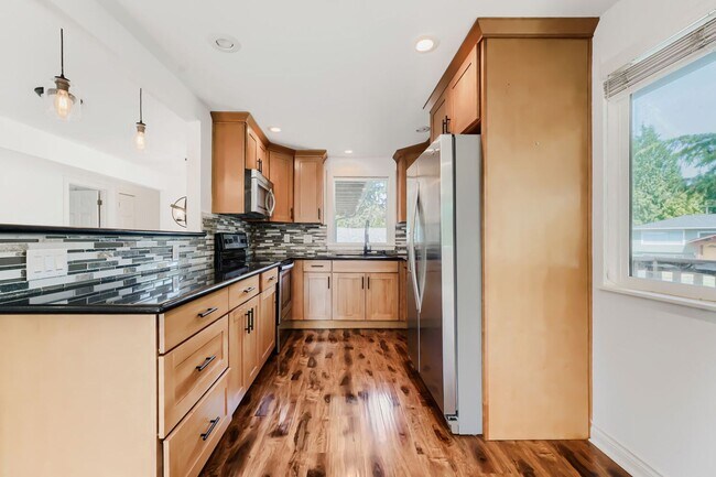 Building Photo - 4bd/2.75ba Renton Home