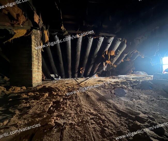 Building Photo - Single-family home for sale