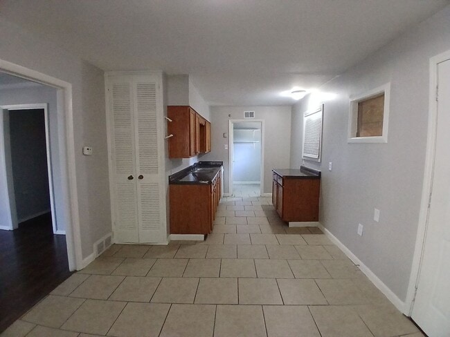 Building Photo - Nice 3 bedroom 2 bath Home For Rent