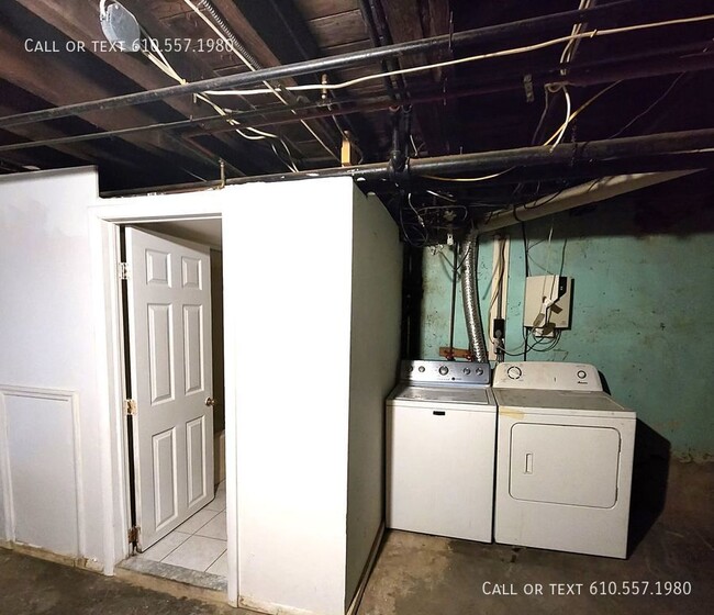 Building Photo - 3 Bedroom 2 Bath  Row Home in Upper Darby,...