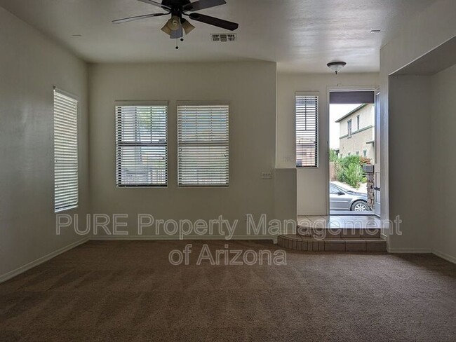 Building Photo - 1457 W Flamingo Dr