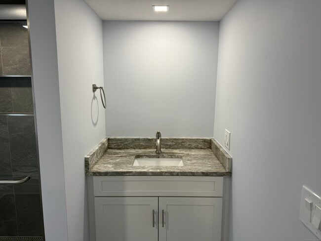 Building Photo - 141 Washington Rd