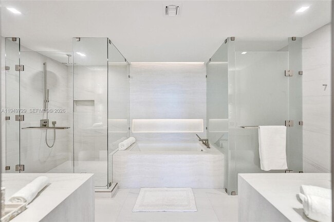 Building Photo - 900 N Ocean Blvd