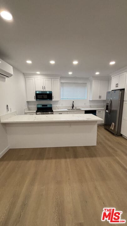 Building Photo - 2280 S Barrington Ave