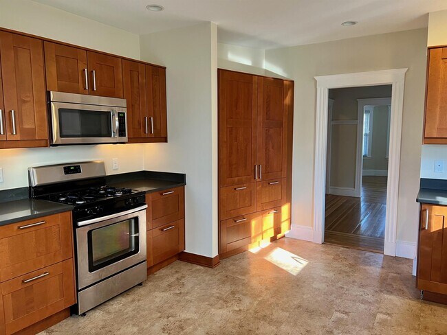 Building Photo - 200 Larch Rd