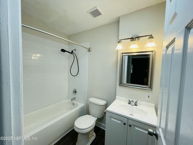Building Photo - 10824 Indies Dr N