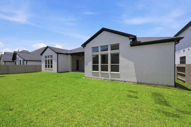 Building Photo - 2030 Highland Moss Rd