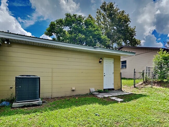 Building Photo - 2810 Bellwood Dr
