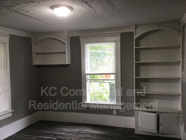 Building Photo - 107 Clinton Pl