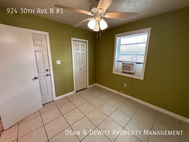 Building Photo - 924 30th Ave N