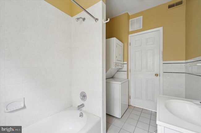 Building Photo - 519 S 17th St