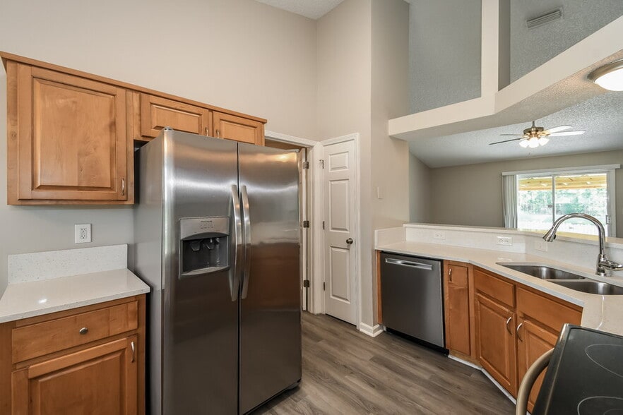 Building Photo - 3664 Arava Dr
